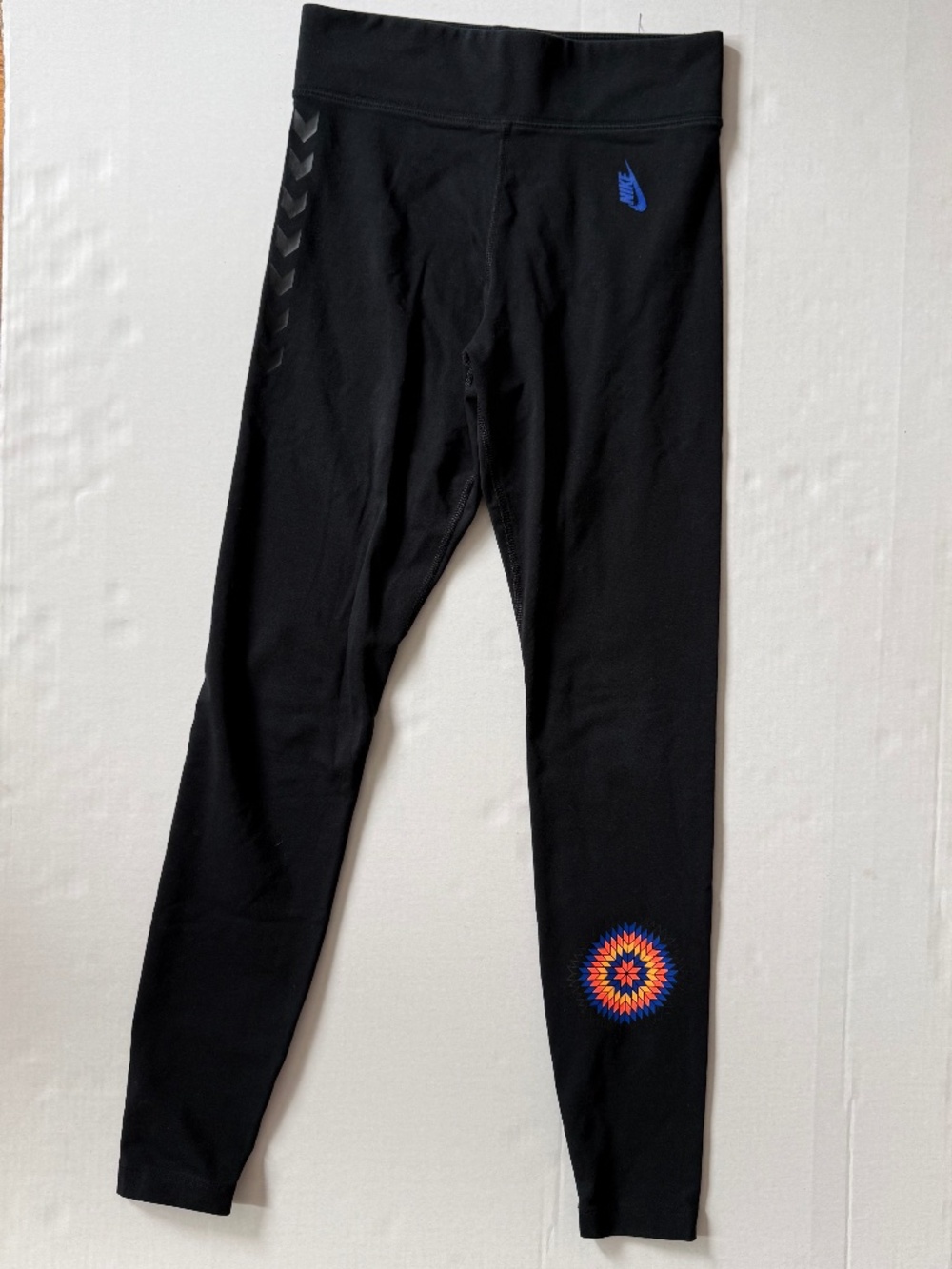 NIKE Black Graphic Cropped Leggings | Size Small